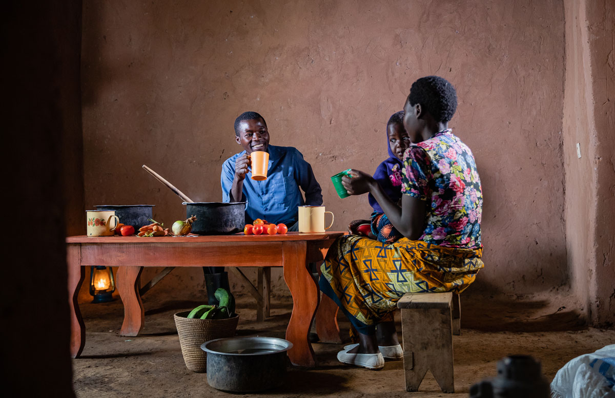 Connecting Great Ape Ecotourism to Conservation and Communities