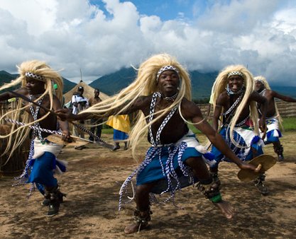 Molly pays respects to Dian Fossey