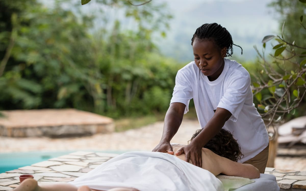 volcanoes-safaris-kyambura-gorge-lodge-massage