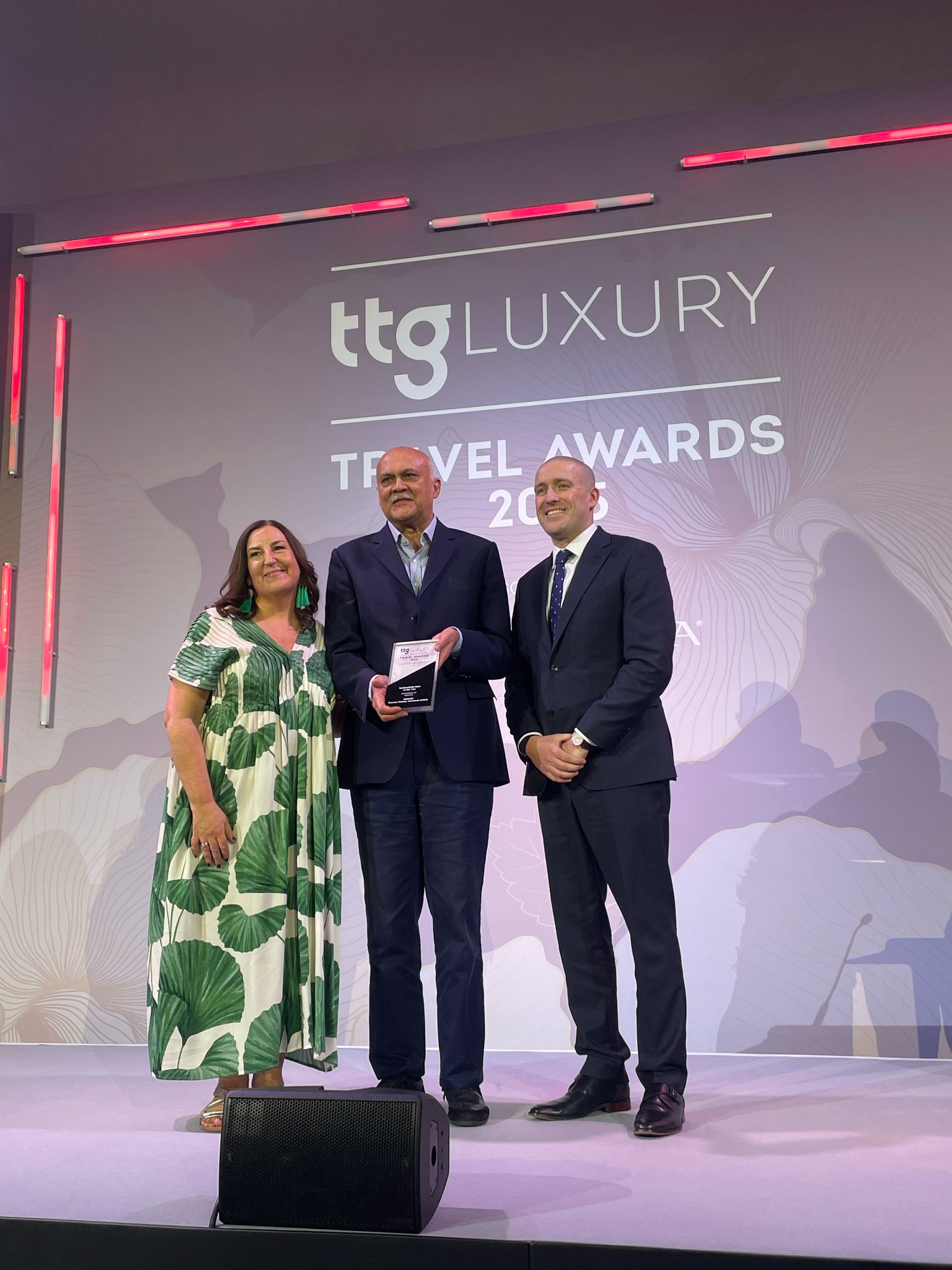 Praveen Moman, founder of Volcanoes Safaris, has been recognized with the prestigious Sustainability Hero of the Year award at the TTG Luxury Travel Awards.